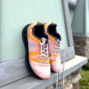 ON Running Cloudgo size 10 women’s